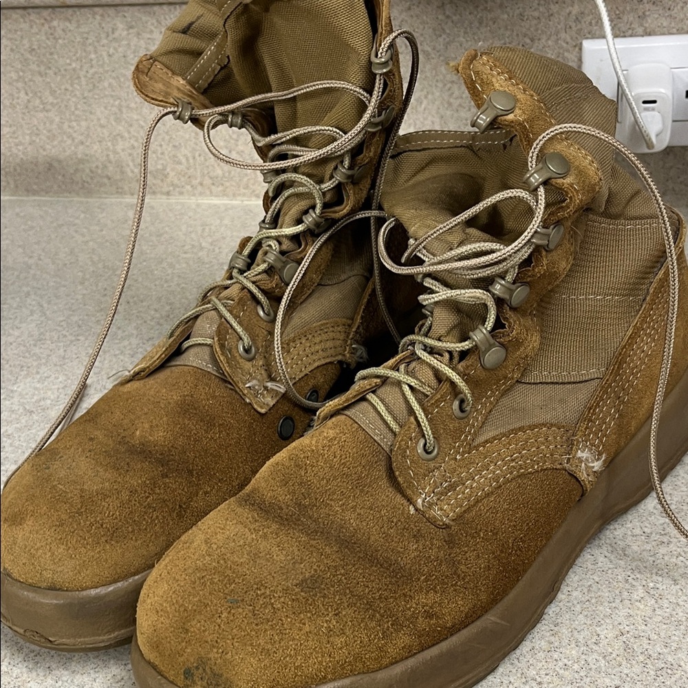 Men's Rugged Brown Combat Boots